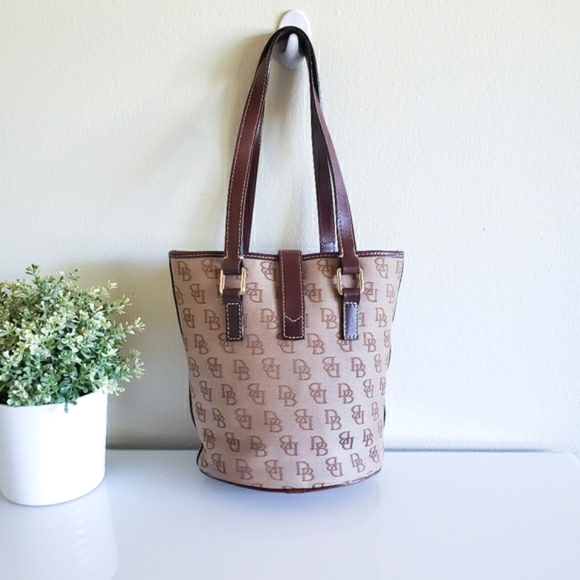 Dooney & Bourke Bucket Bag Monogram Vintage Classic Handbag Purse Signature Logo - Picture 3 of 17